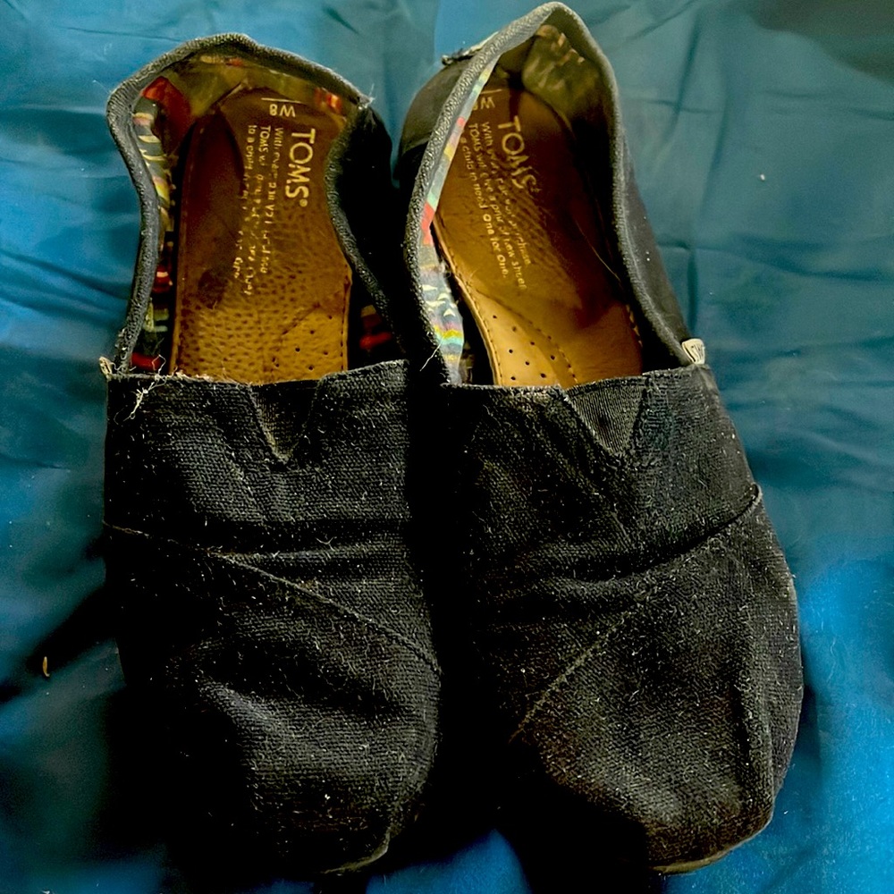 Toms size 8